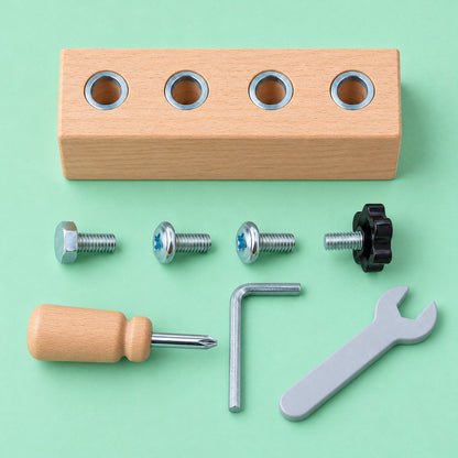 Piezas del cubo para atornillar: bloque de madera, 4 tornillos y 3 herramientas